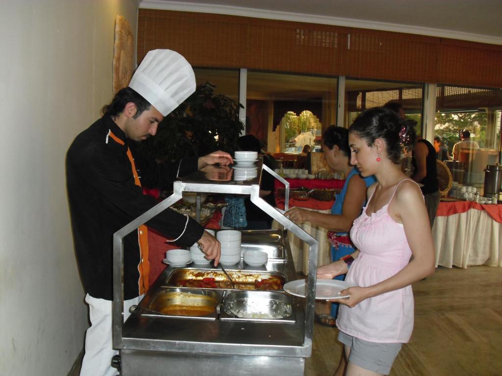 Anerissa Hotel 말마리스 외부 사진