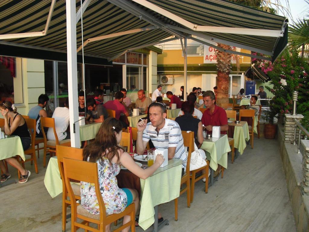 Anerissa Hotel 말마리스 외부 사진